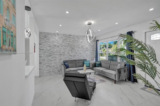 Building Photo - 4296 SW 49th St