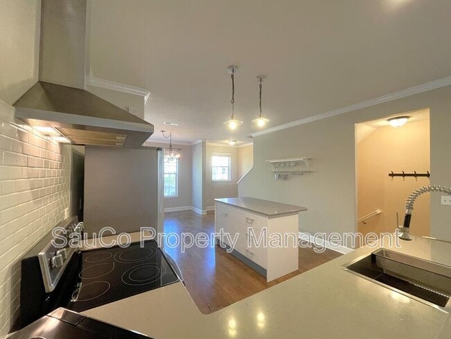 Photo - 20018 SW Monson St House