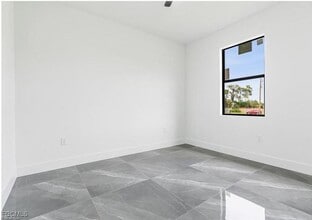 Building Photo - 128 Nave Ave S