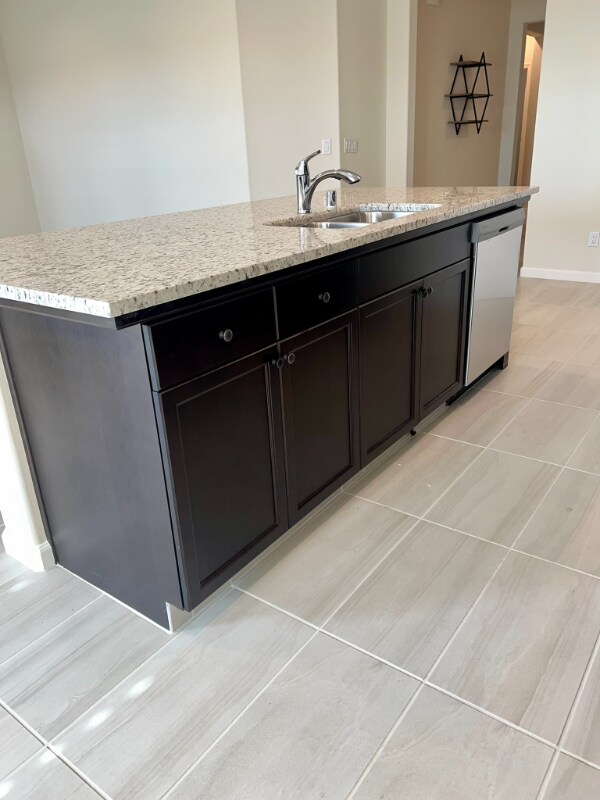 Foto del edificio - 634 Wood Crest Ave