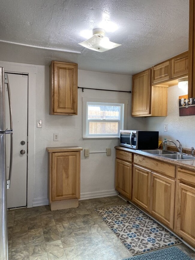 Foto del edificio - 1127 W Mulberry St