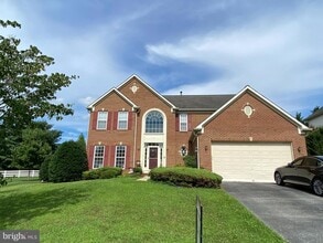 Building Photo - 6 Hollow Creek Cir