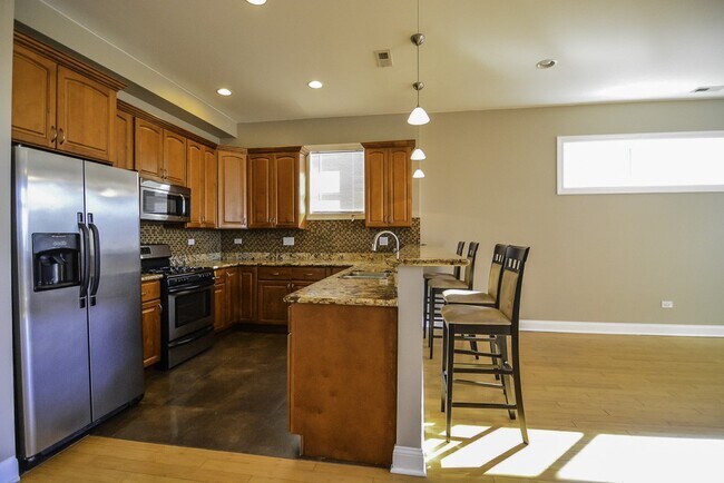 Foto del edificio - 4006 N Kilbourn Ave
