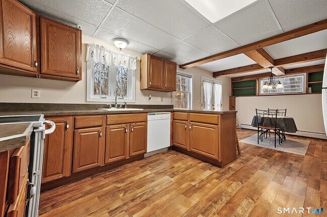 Foto del edificio - 15 Indian Hill Ln