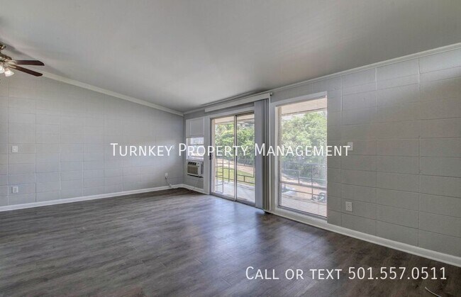 Foto del edificio - 4700 Lynn Ln