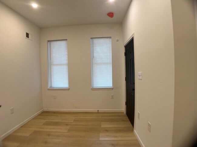 Building Photo - 3010 N Marvine St