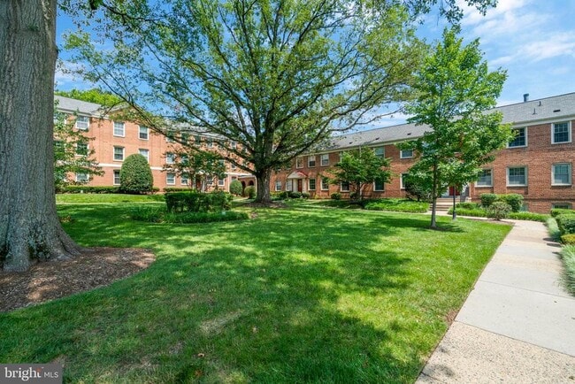 Foto del edificio - 2505 Arlington Blvd