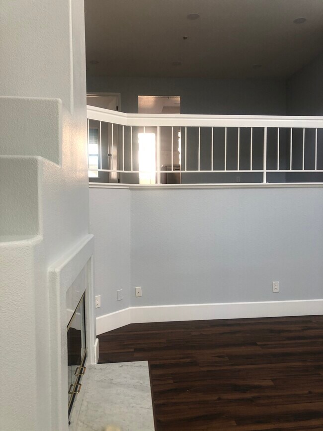 Living room to Mezzanine - 434 Galleria Dr