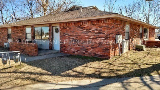 Primary Photo - 2 Bed 1 Bath in the Minco Area