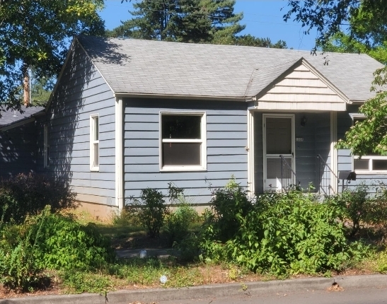 Building Photo - 1537 Main St