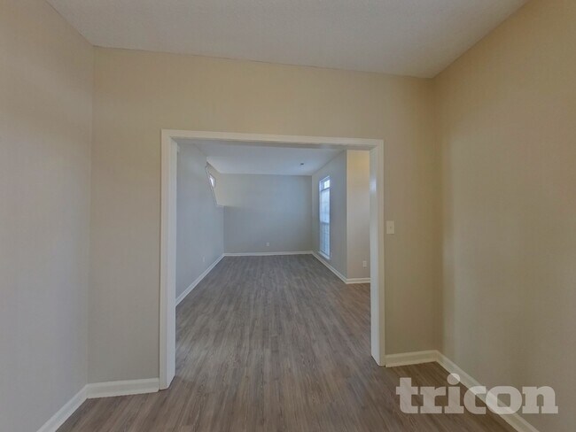 Foto del edificio - 9708 Chestnut Glen Ct