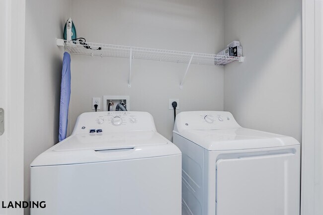 Foto del edificio - 2361 Commerce Park Dr NE