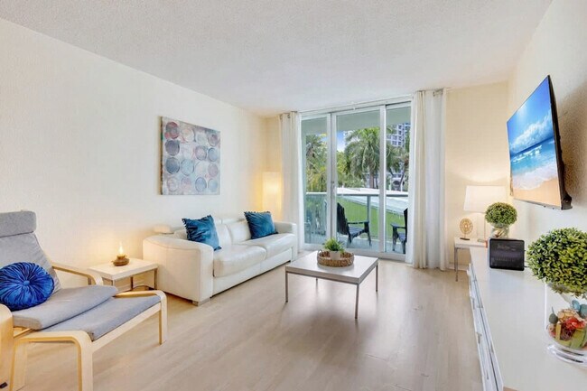Building Photo - 3901 S Ocean Dr