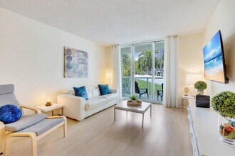 Building Photo - 3901 S Ocean Dr