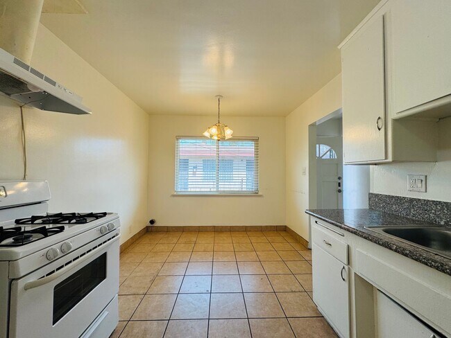 Foto del edificio - 1230 W 144th St