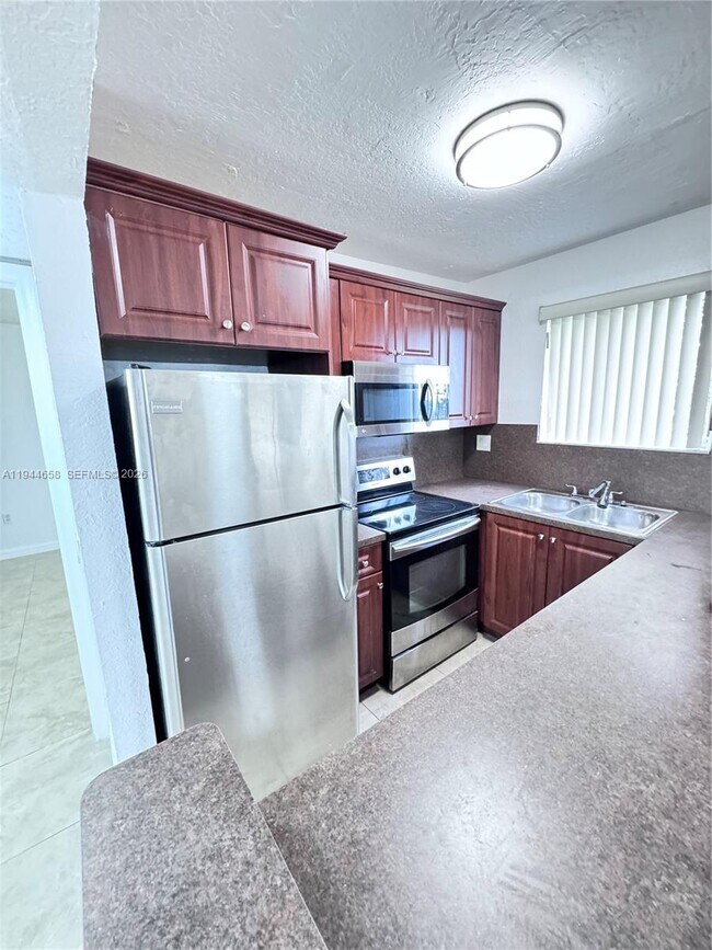Foto del edificio - 6225 SW 131st Ct