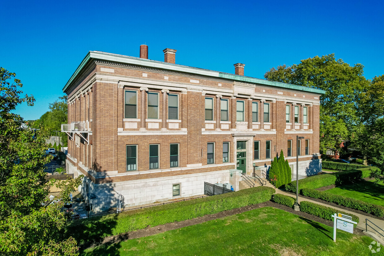 Primary Photo - Grant School Lofts