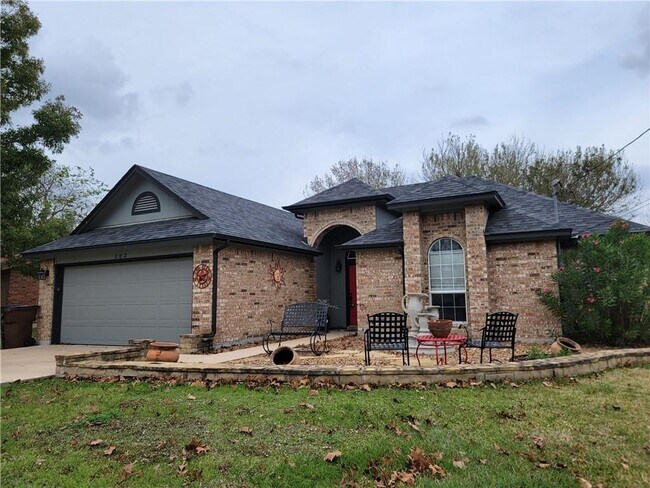 Building Photo - 102 Hummingbird Ln