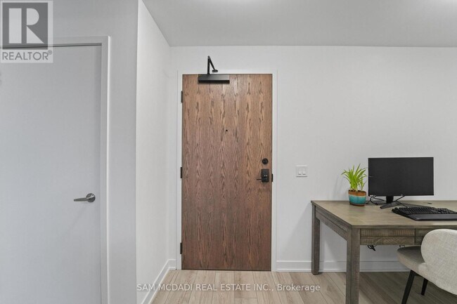 Photo du bâtiment - 1035 Southdown Rd