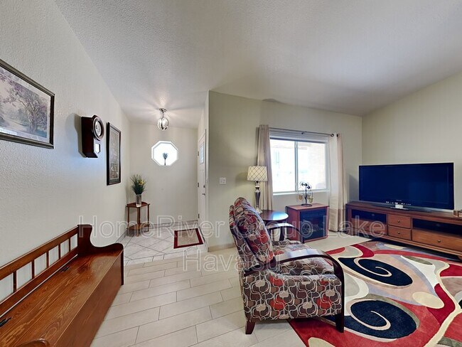 Building Photo - 3019 Gatewood Dr