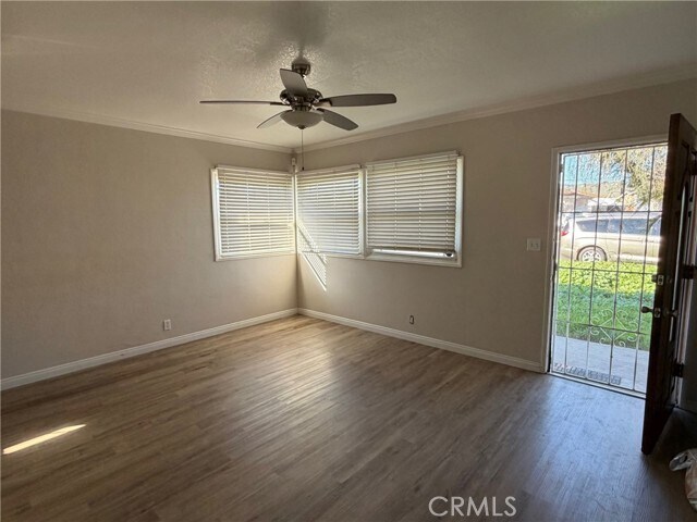 Foto del edificio - 814 E Erna Ave