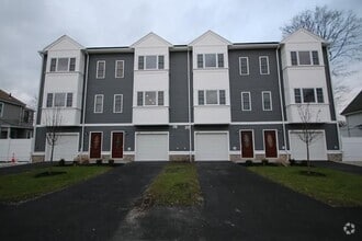 Building Photo - 106 Intervale St