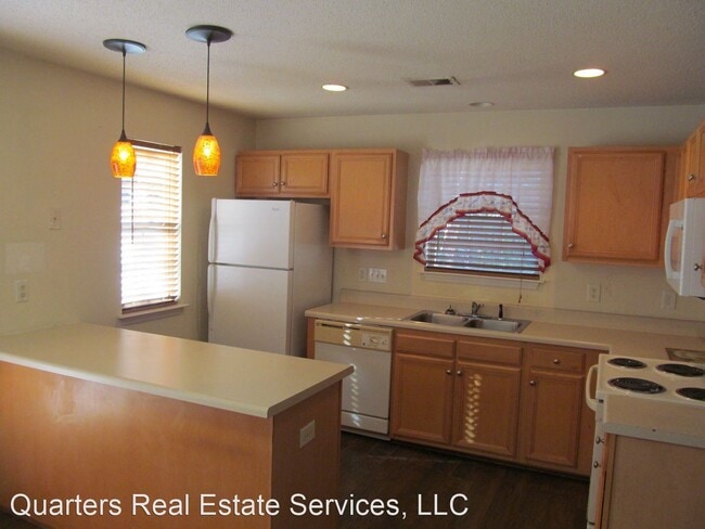 Building Photo - 2 br, 2.5 bath House - 3381 Myers Ct.