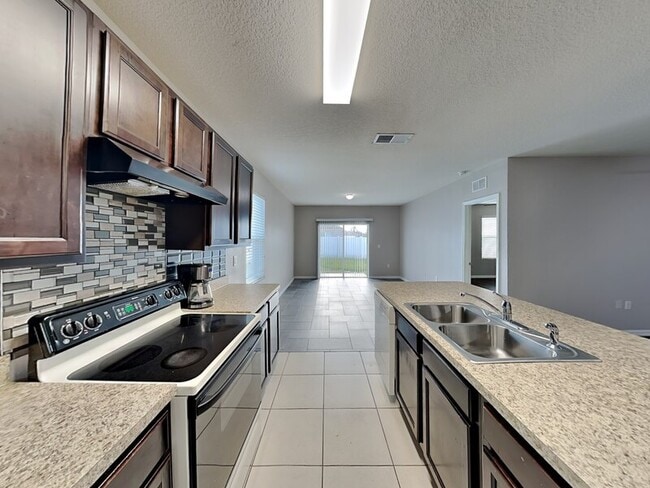 Building Photo - 3074 Brenton Manor Loop