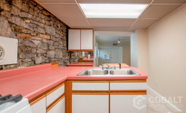 Foto del edificio - 867 Rosedale Rd NE