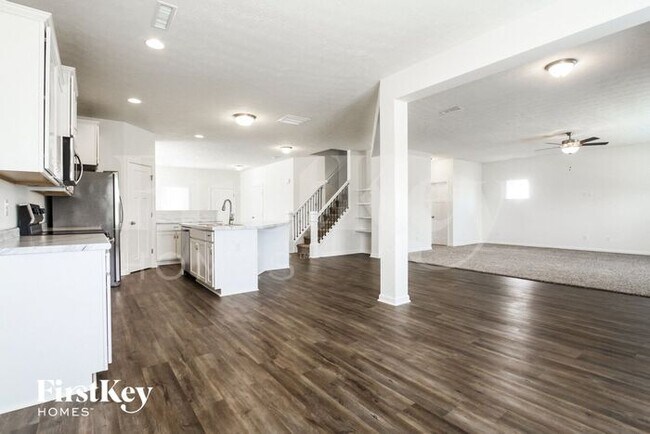 Building Photo - 7240 Lockford Walk N