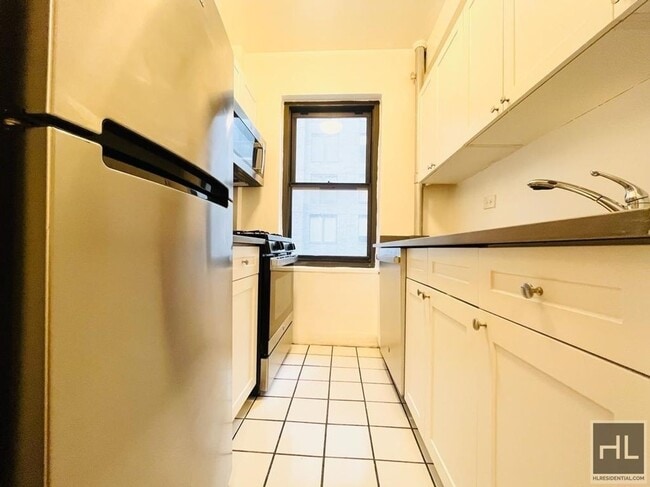 Building Photo - EAST 56 STREET