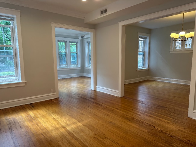 Building Photo - 4237 N Ashland Ave