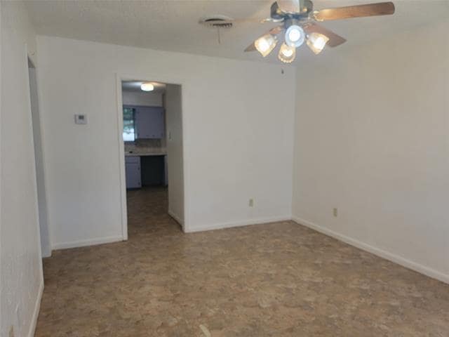 Building Photo - 621 Sandy Ln