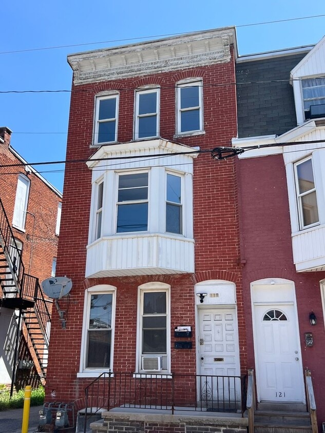 Primary Photo - 119 S Belvidere Ave
