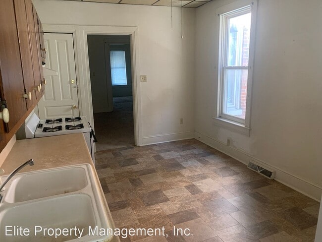 Building Photo - 1 br, 1 bath House - 1128 W Market St Apt 1