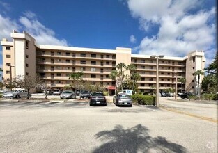 Building Photo - 7770 Tahiti Ln