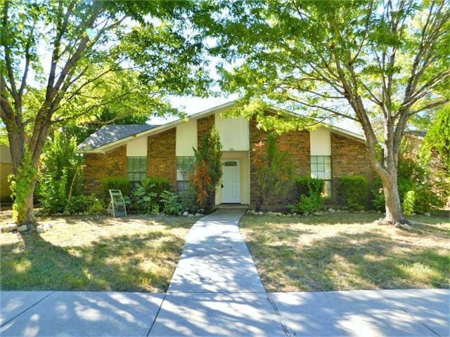 Foto del edificio - 421 Shadowcrest Ln