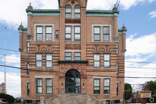 Faculty and staff push students to be the best they can be in Harrison/