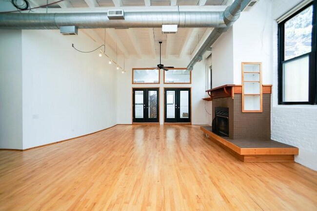 Foto del edificio - 3312 N Ravenswood Ave