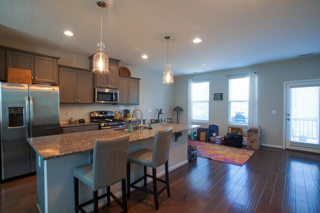 Foto del edificio - 930 Dalton Ridge Pl