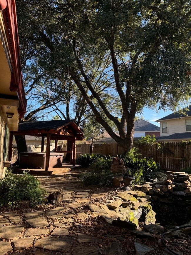 Foto del edificio - 1722 Evergreen Ln