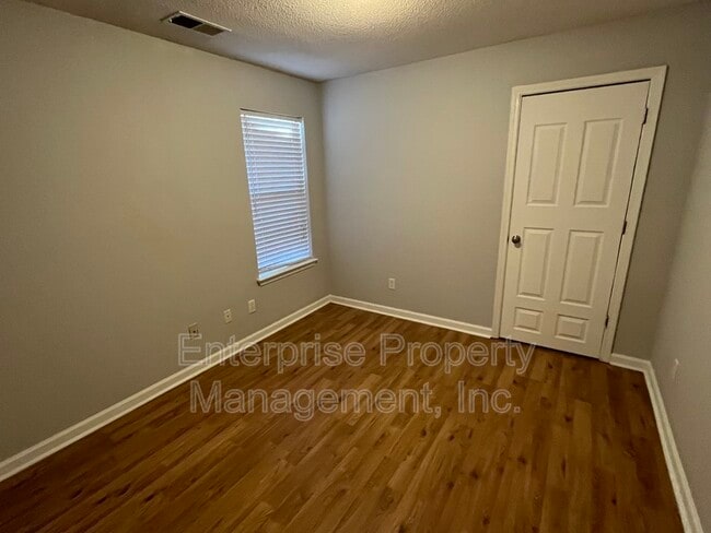 Building Photo - 1421 Radley Cove