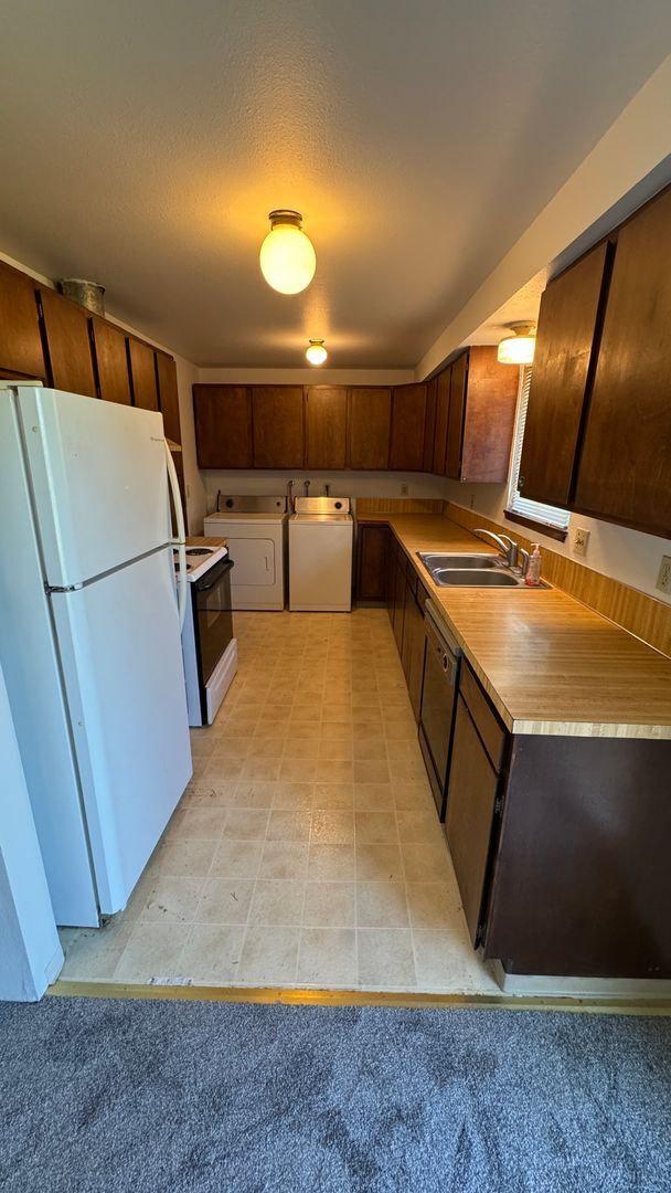 Building Photo - 2Bd/1Ba Auburn Duplex