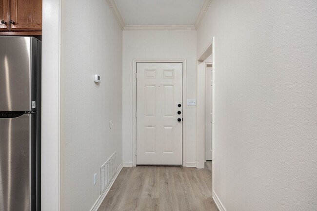 Foto del edificio - 6914 County Rd 1215