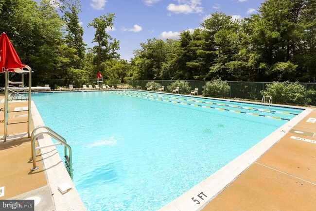 Building Photo - 5717 Brewer House Cir