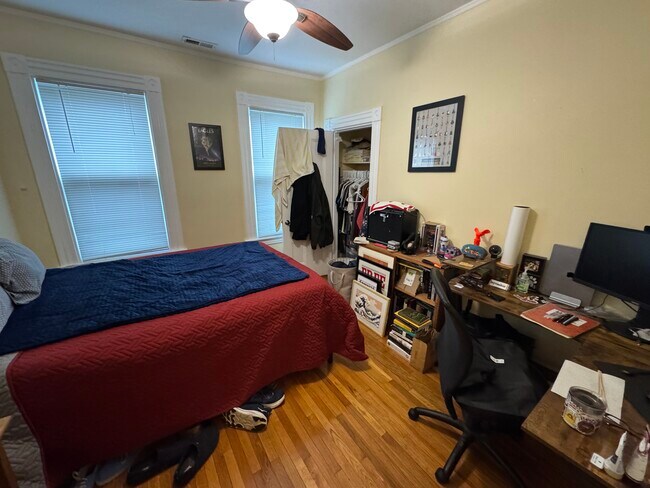 Building Photo - 176 Elm St