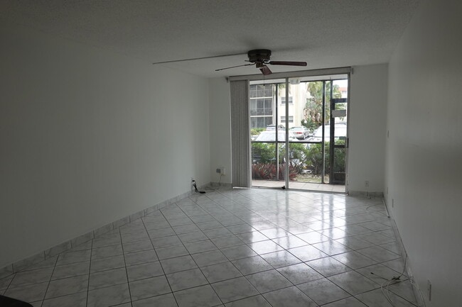 Foto del edificio - 5321 NE 24th Terrace