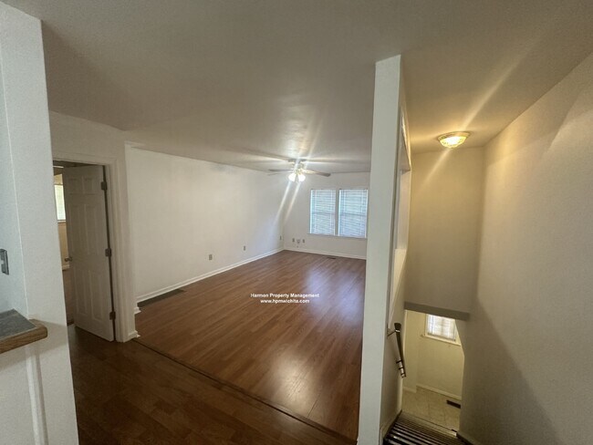 Building Photo - Two Bed One Bath Upstairs Apartment Within...