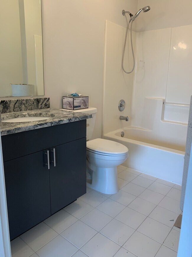 Master Bathroom - 718 Tallwood Ln