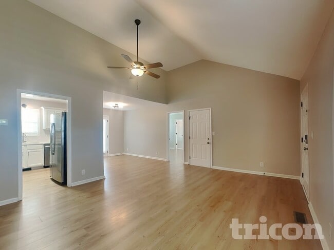 Building Photo - 252 Senator Dr